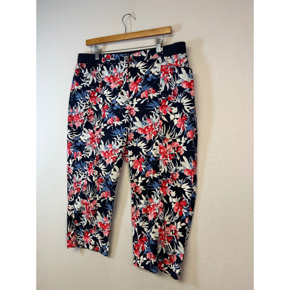 Tropical Floral Chico's 10 Navy Red Brigitte So Slimming Capri Pants Cropped - Picture 10 of 11